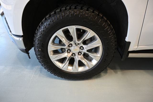 Used 2021 White Chevrolet LTZ image 32