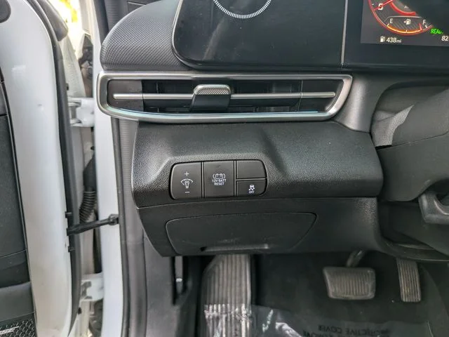 Used 2025 White Hyundai Limited image 26
