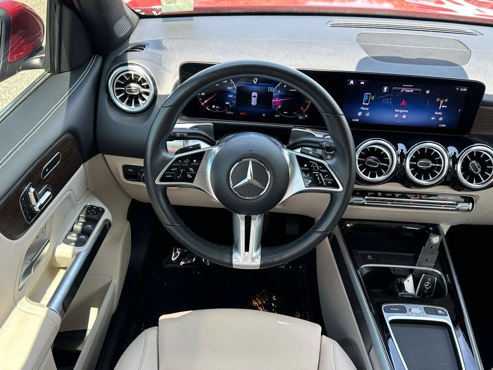 Used 2024  Mercedes-Benz GLB 250 image 14