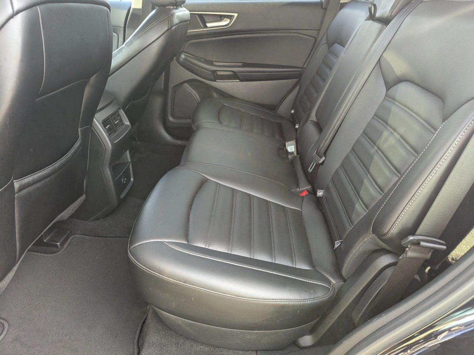Used 2022 Agate Black Ford SEL image 31