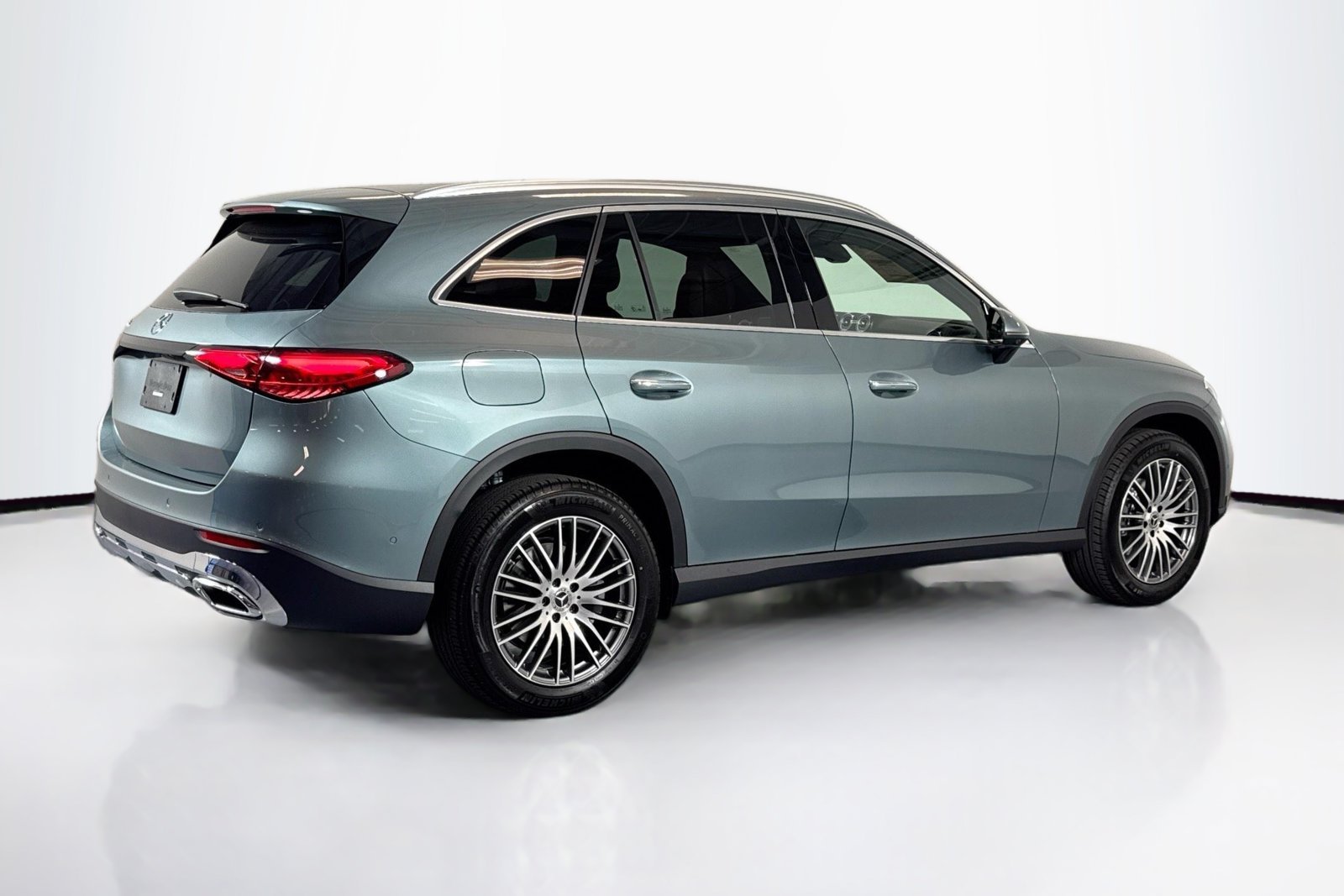 New 2026 Verde Silver Metallic Mercedes-Benz GLC 300 image 5