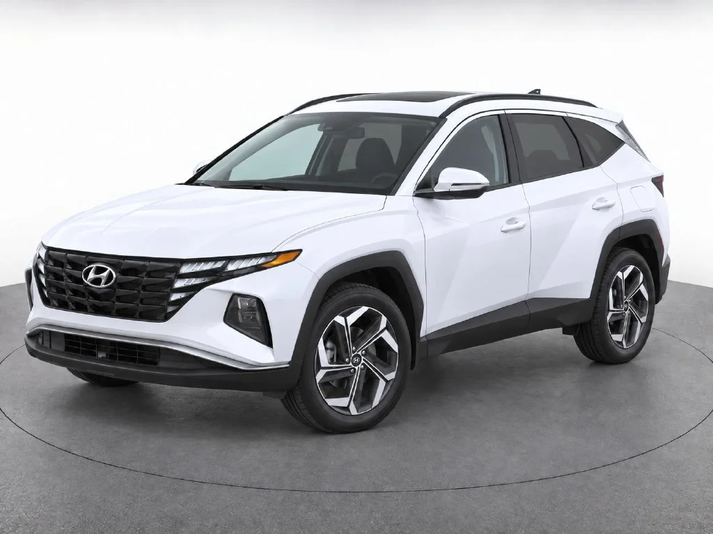 Used 2024 White Hyundai SEL image 2