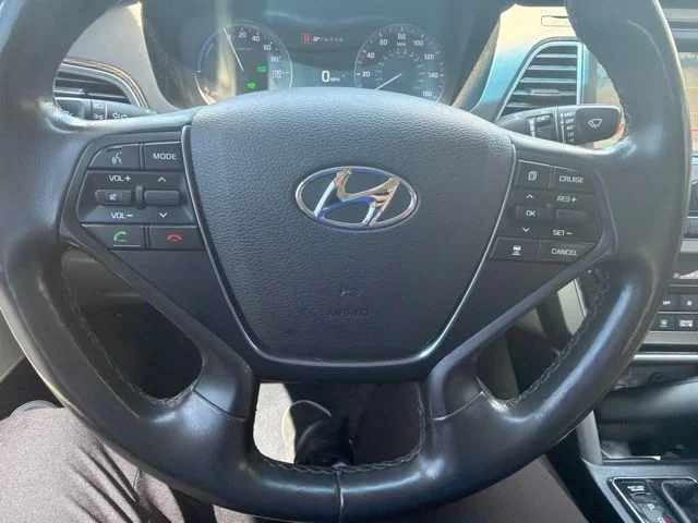 Used 2016 White Hyundai Limited image 16