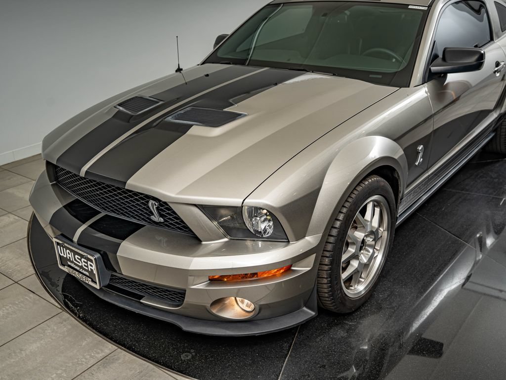 Used 2009 Vapor Silver Clearcoat Metallic Ford Shelby GT500 image 15