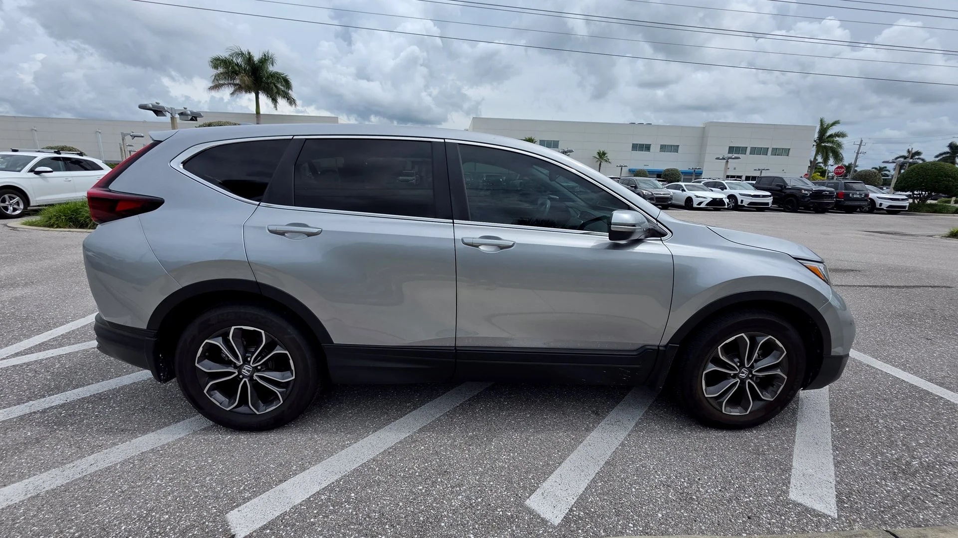 Certified Used 2020 Lunar Silver Metallic Honda EX-L image 4