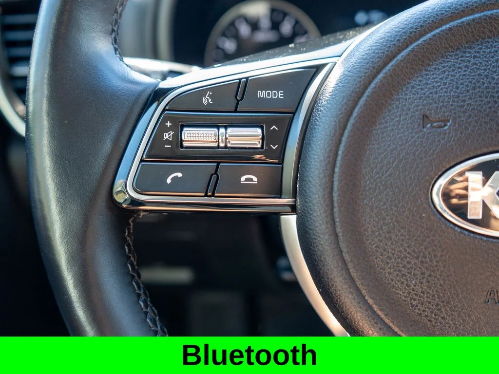 Used 2020 White Kia EX image 20