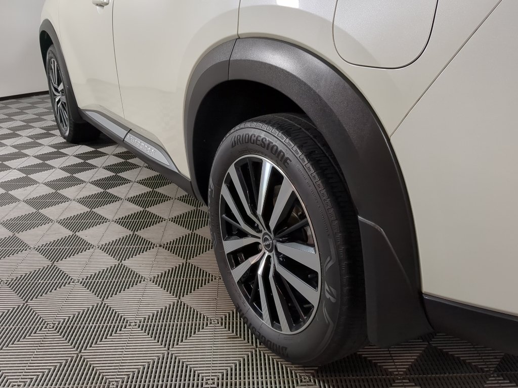 Used 2023 Pearl White Tricoat/Super Black Nissan Platinum image 6
