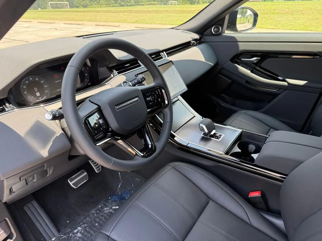 Used 2026 Black Land Rover Dynamic image 13