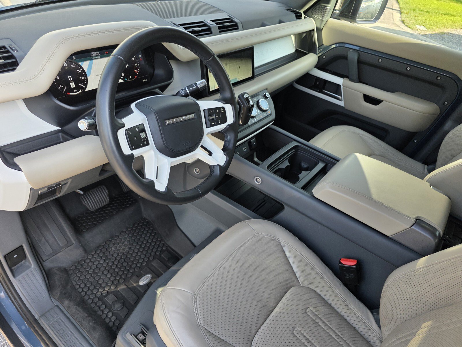 Used 2020 Tasman Blue Metallic Land Rover 110 P400 HSE image 11