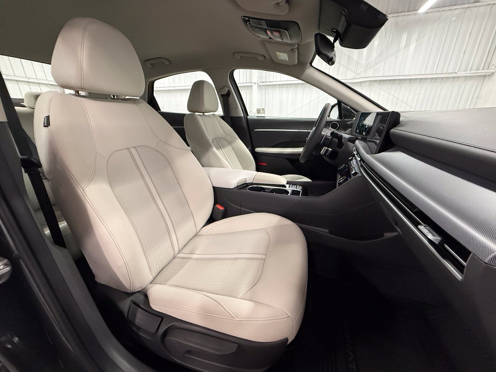 Used 2024 Gray Hyundai SEL image 25