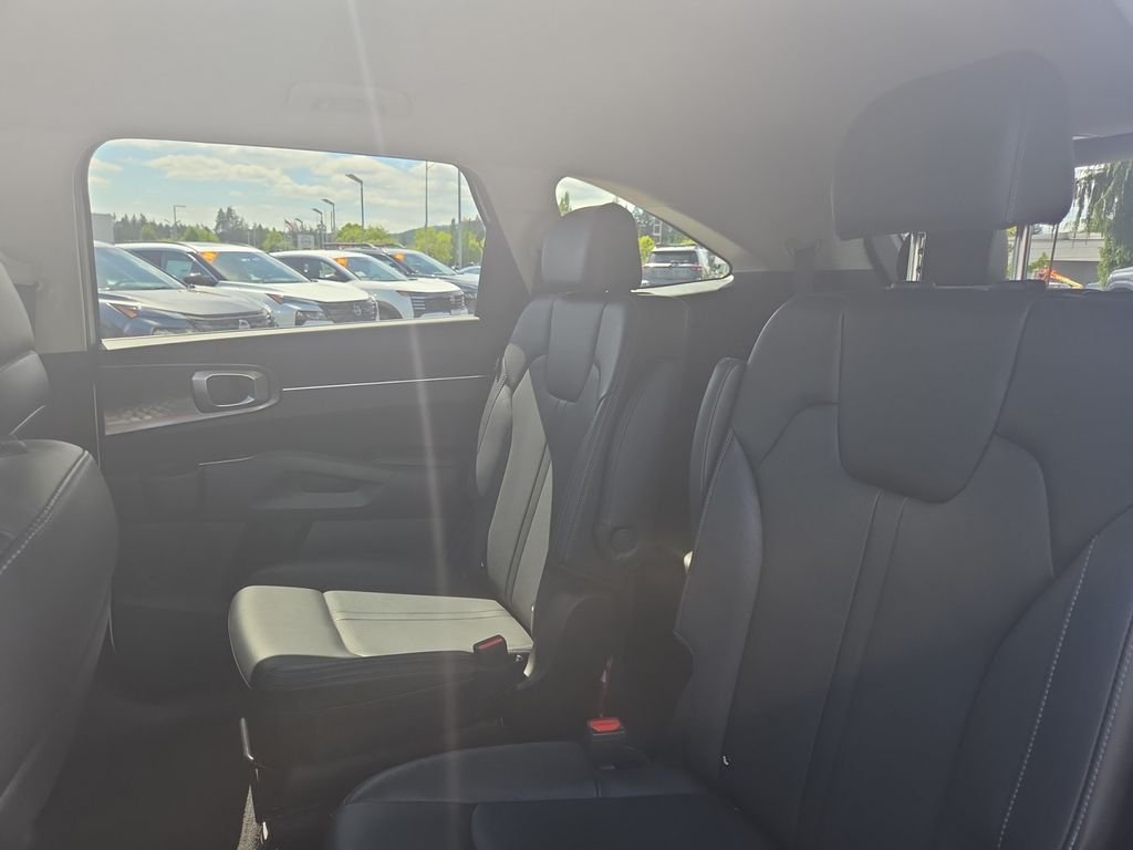 Used 2025 White Kia X-Line EX image 18