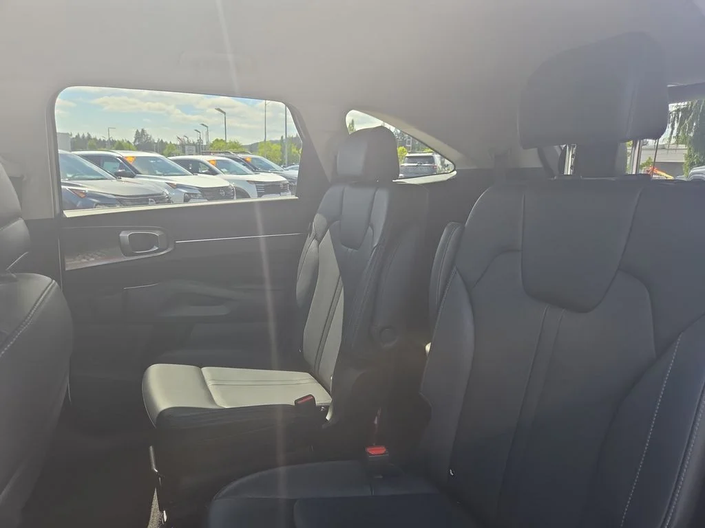 Used 2025 White Kia X-Line EX image 18