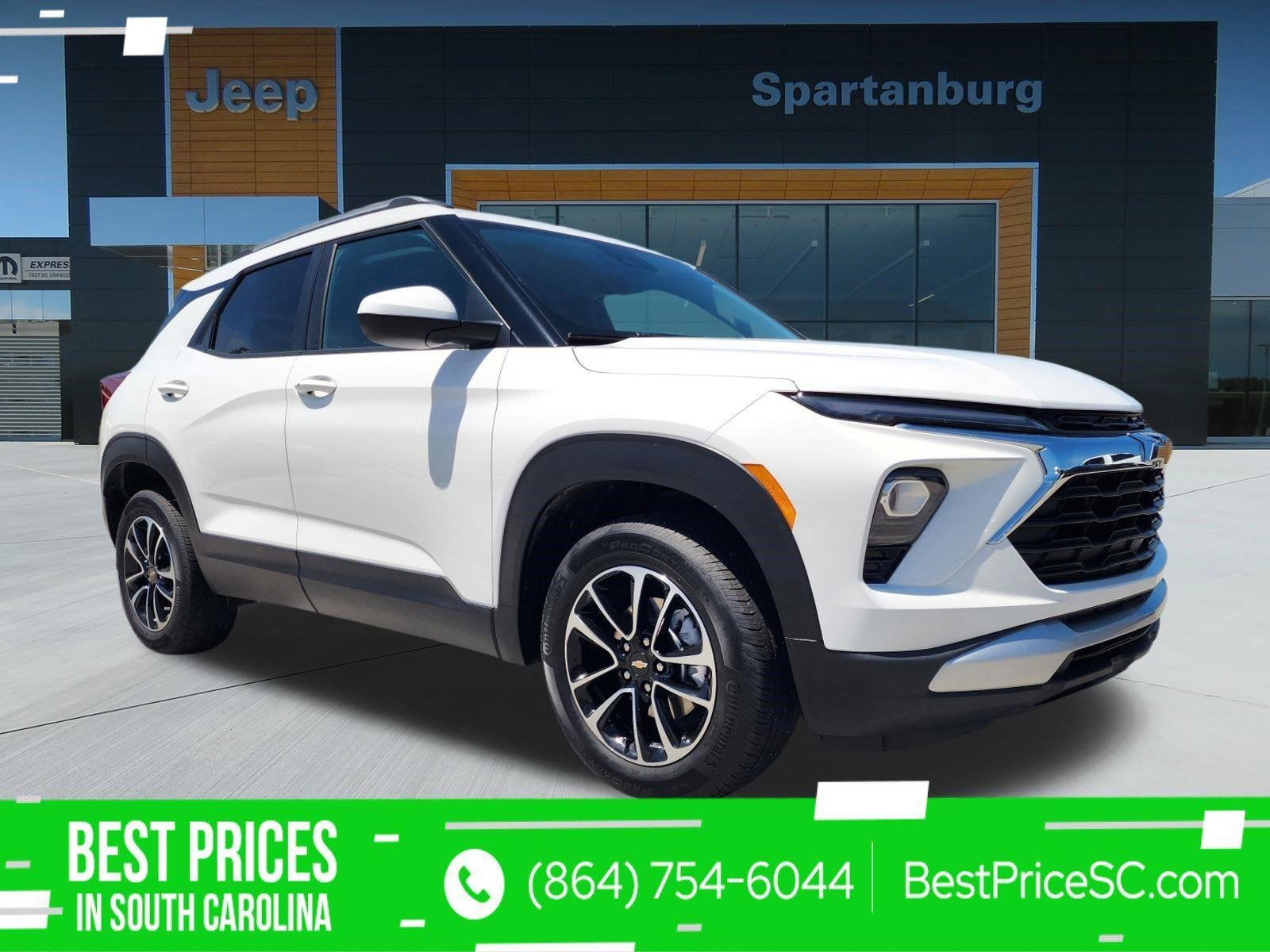 Used 2025 Summit White Chevrolet LT image 1