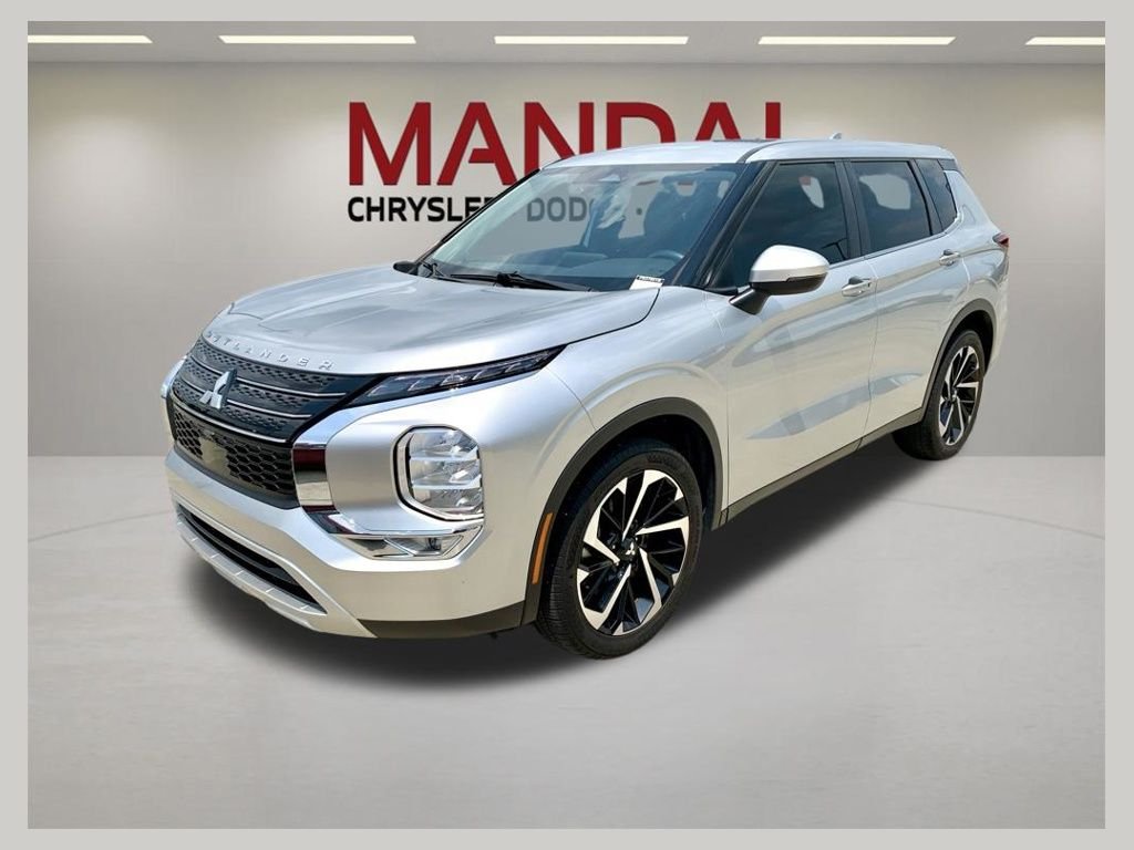 2023 Mitsubishi Outlander SE