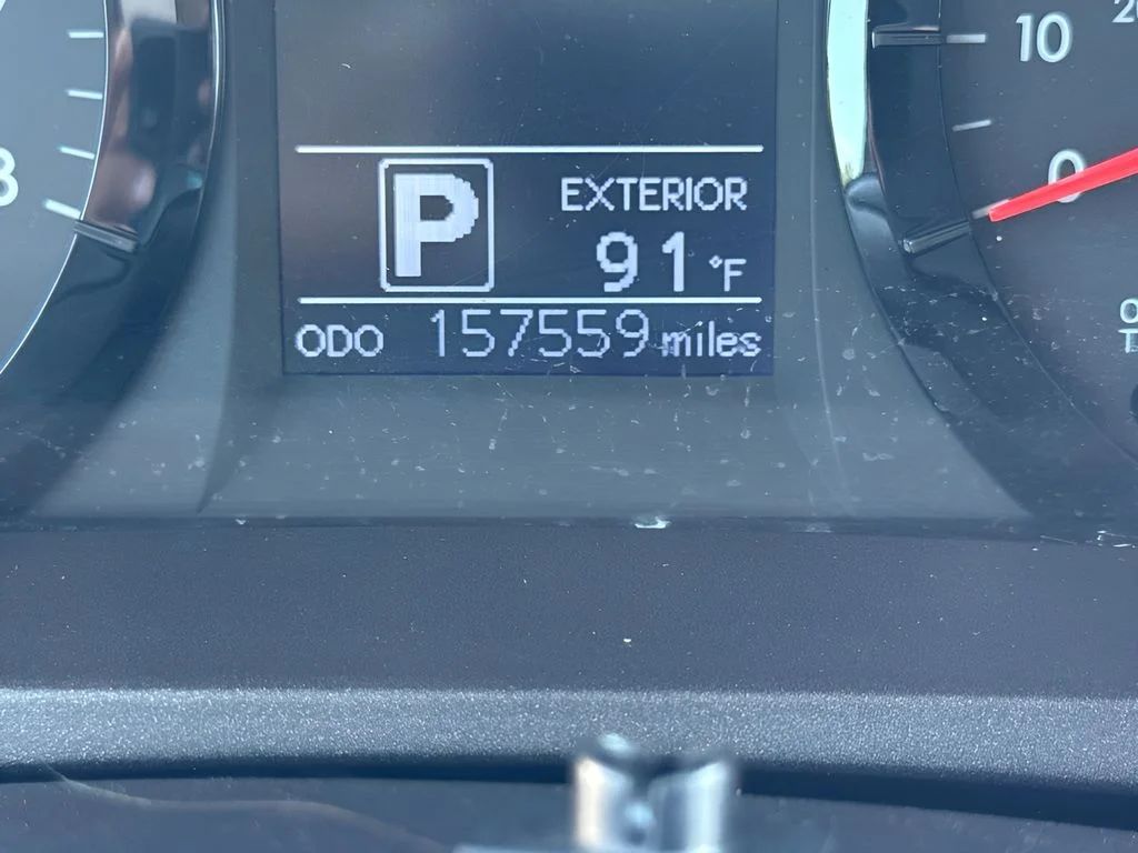 Used 2015 Silver Toyota LE image 12