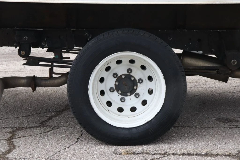 Used 2015 White Ford Base image 19