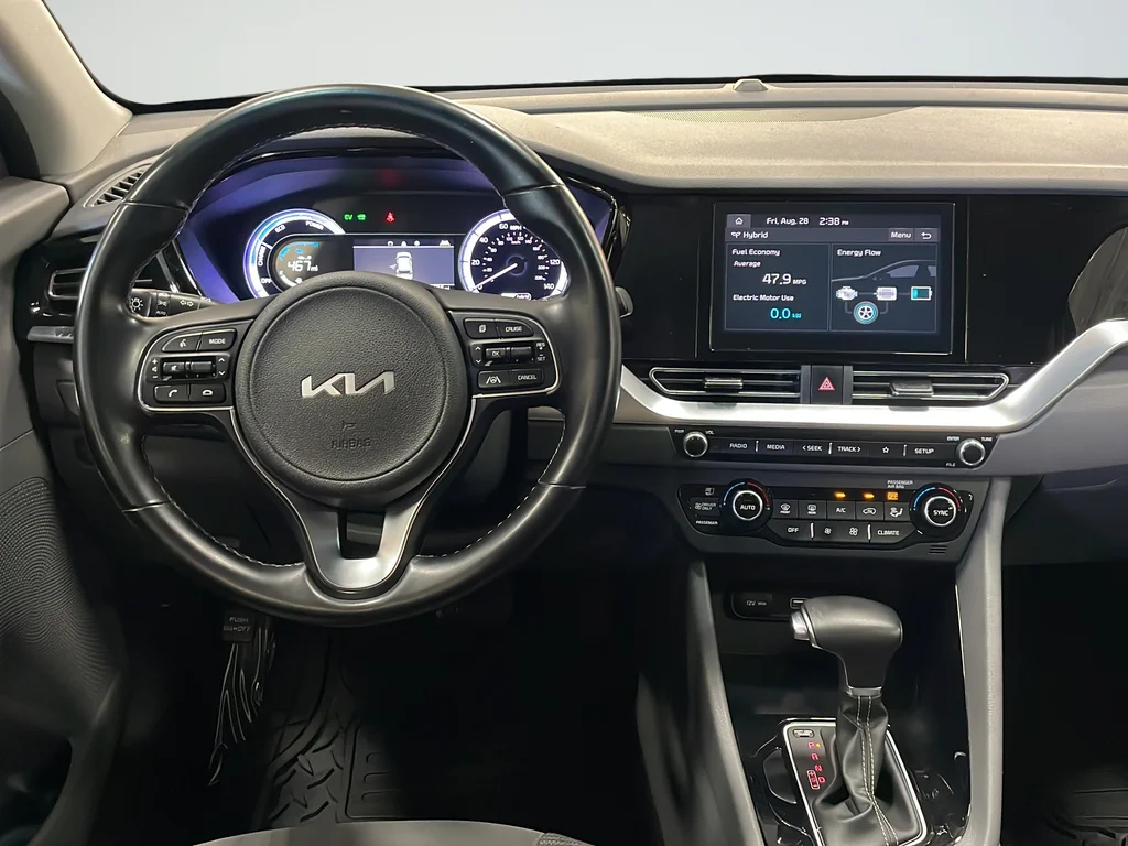 Used 2022 Blue Kia LXS image 12