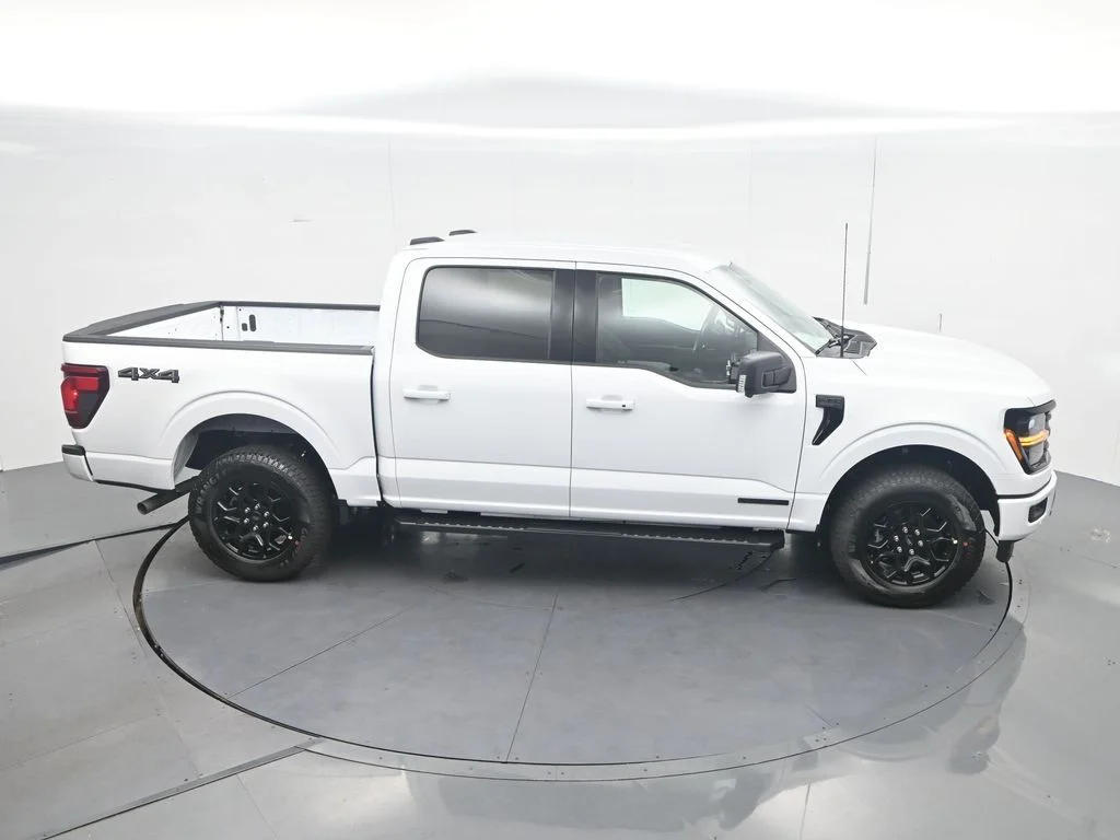 New 2026 Oxford White Ford XLT image 37