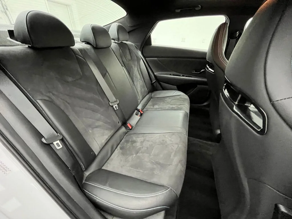 Used 2022 White Hyundai Base image 34