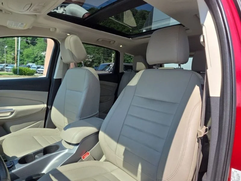 Used 2014 Red Ford SE image 24