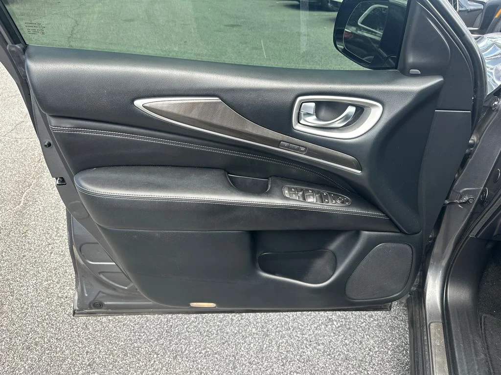 Used 2020 Gray INFINITI LUXE image 10