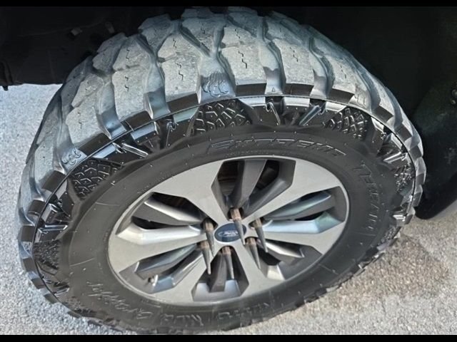 Used 2019 Red Ford Lariat image 5