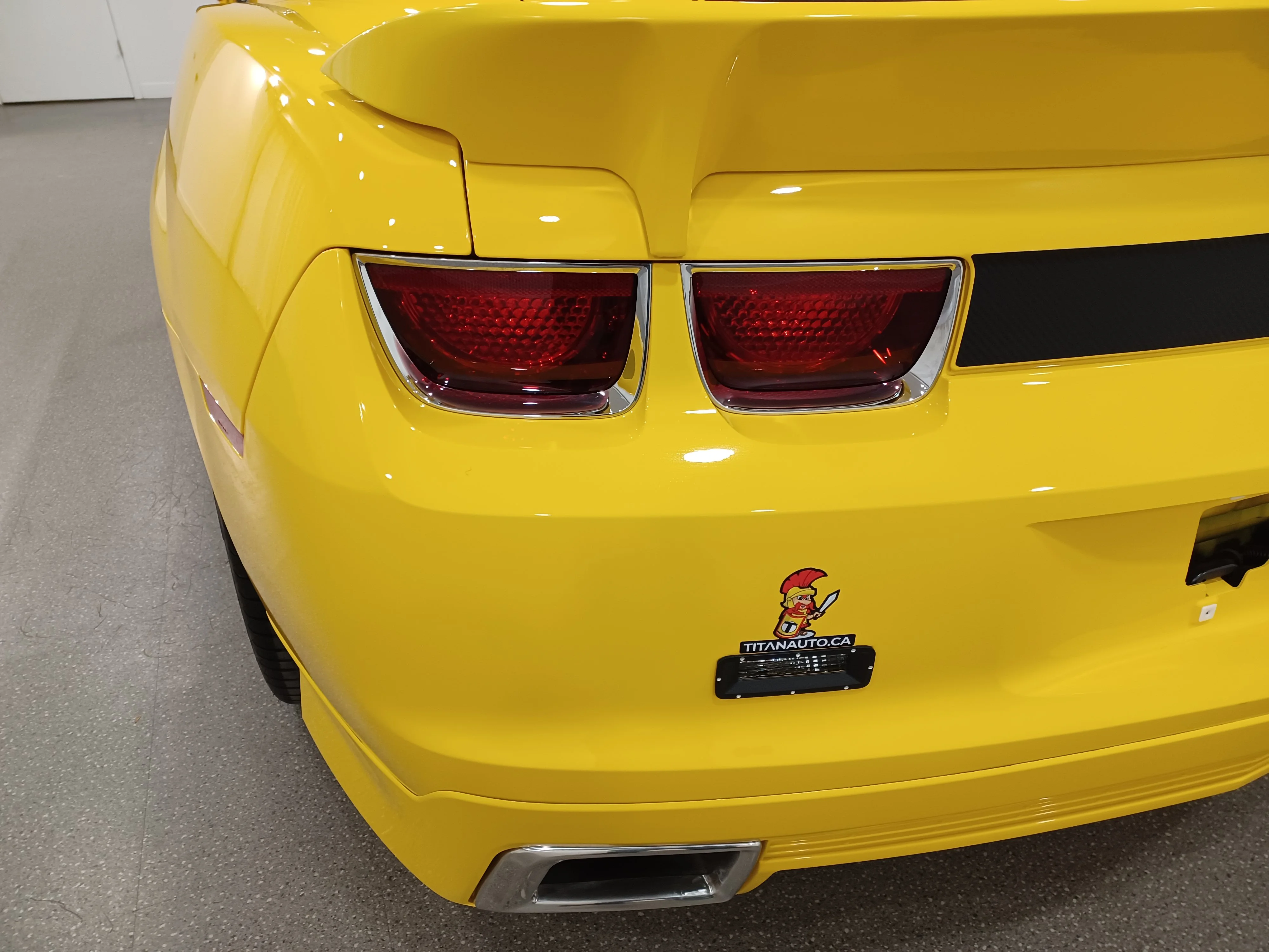 Used 2010 Rally Yellow Chevrolet 2SS*426HP!! | Rally Yellow | 6spd Manual | BBK Intake | Hurst Shifter |  Htd Leather | Sunroof image 19
