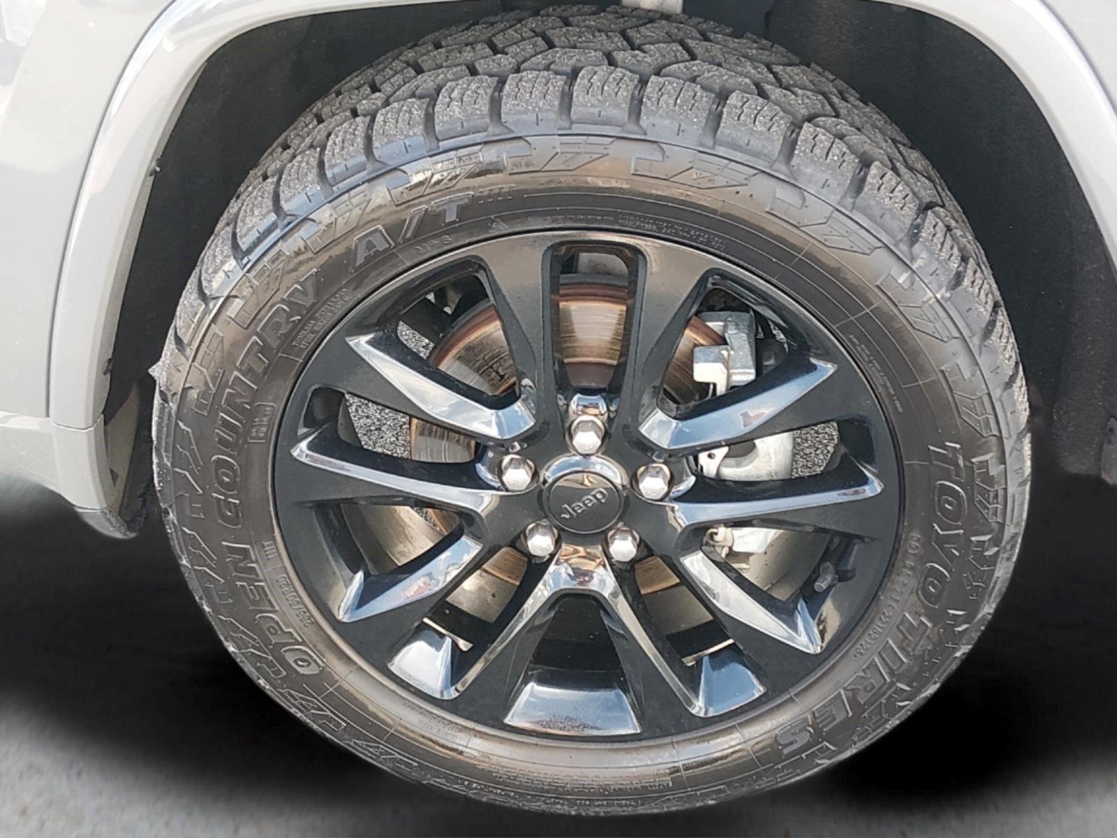 Used 2020 Sting-Gray Clearcoat Jeep Altitude image 11