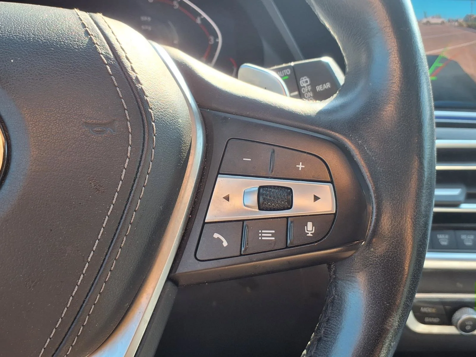 Used 2019 Arctic Gray Metallic BMW xDrive40i image 15