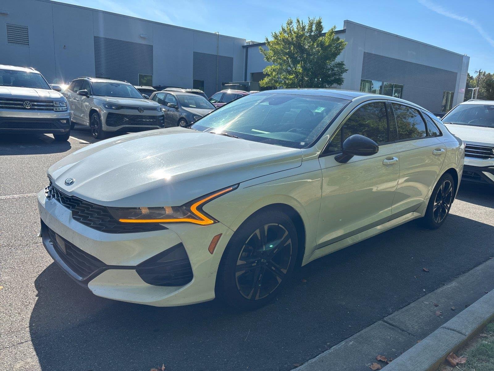 Used 2021 Glacial White Pearl KIA GTLINE image 2