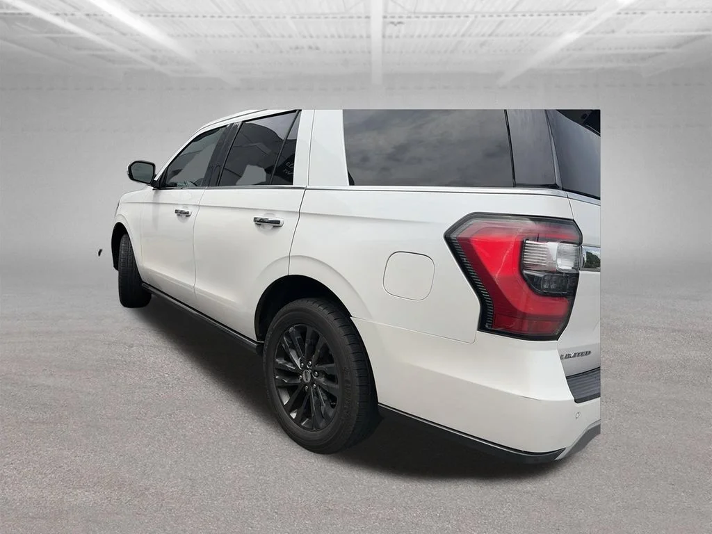 Used 2019  Ford Limited image 4