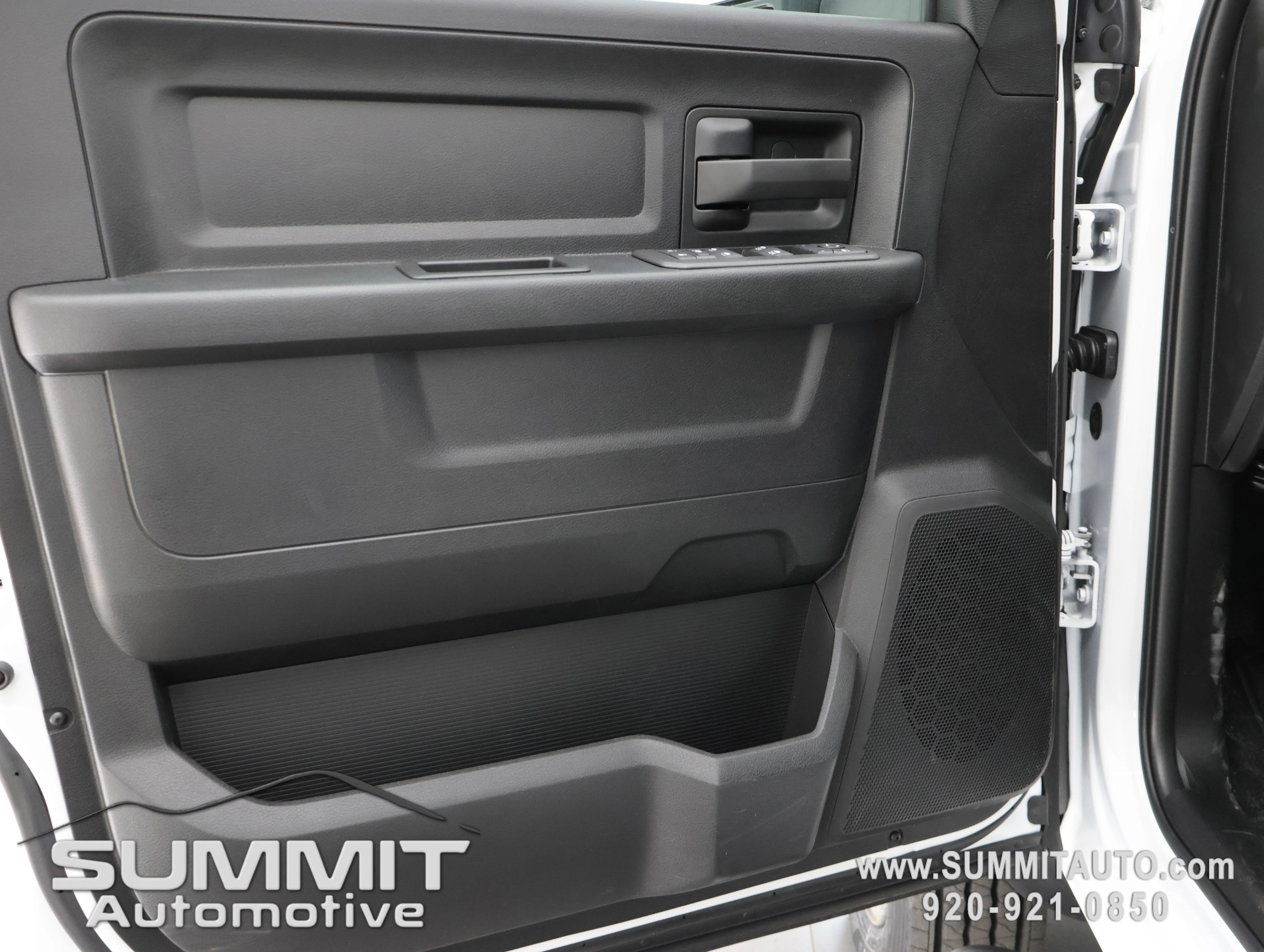 New 2026 Bright White Clearcoat RAM Tradesman image 9