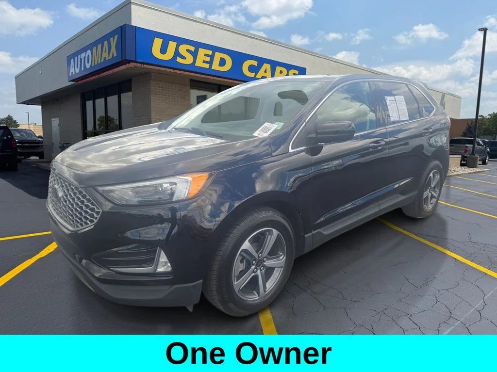 Used 2023 Black Metallic Ford SEL image 1