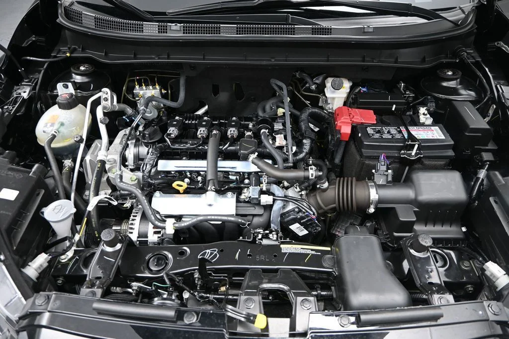 Used 2025 Black Nissan S image 21