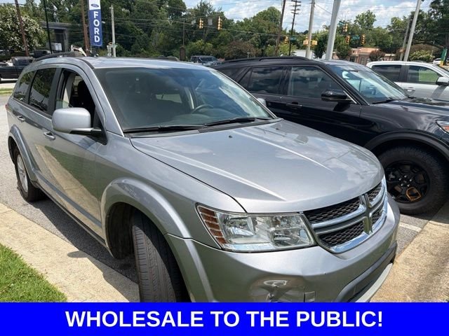 Used 2016 Silver Dodge SXT image 4