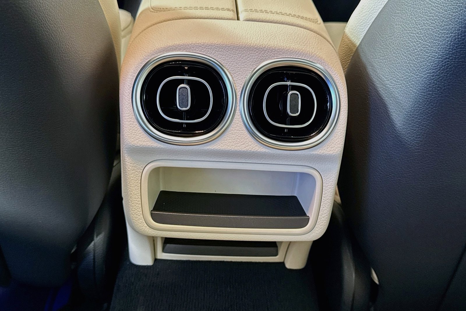 New 2026 Polar White Mercedes-Benz C 300 image 23