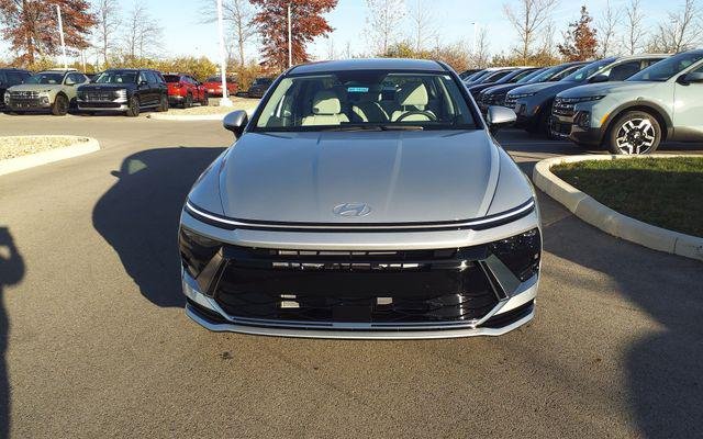 New 2026 Silver Hyundai SEL Sport image 3