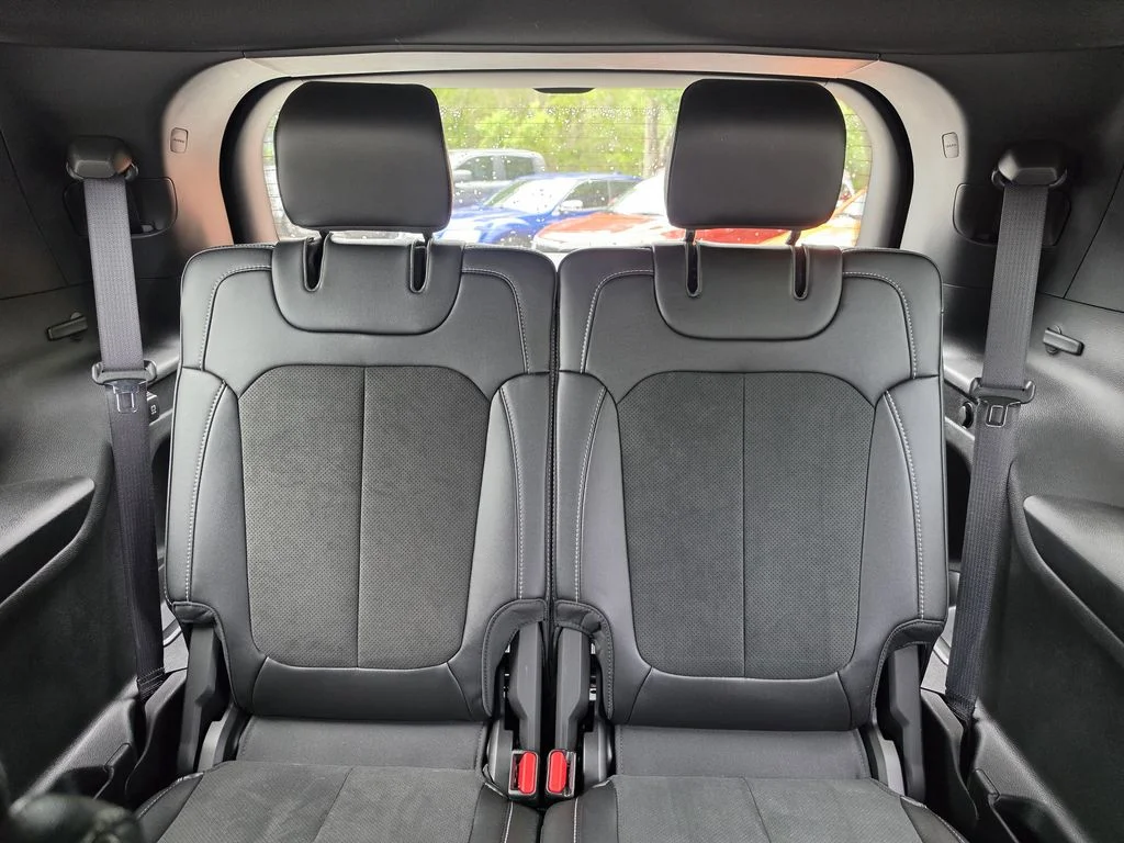 Used 2025 Diamond Black Jeep Altitude X image 16