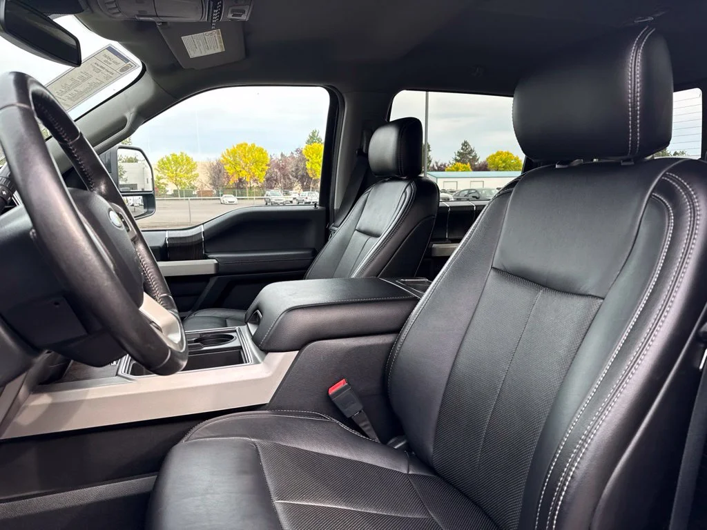 Used 2020 Black Metallic Ford Lariat image 9