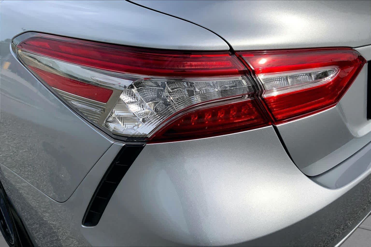 Used 2019 Celestial Silver/Midnight Black Metallic Toyota XSE image 28