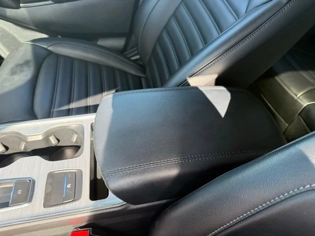 Used 2022 Black Ford SEL image 27