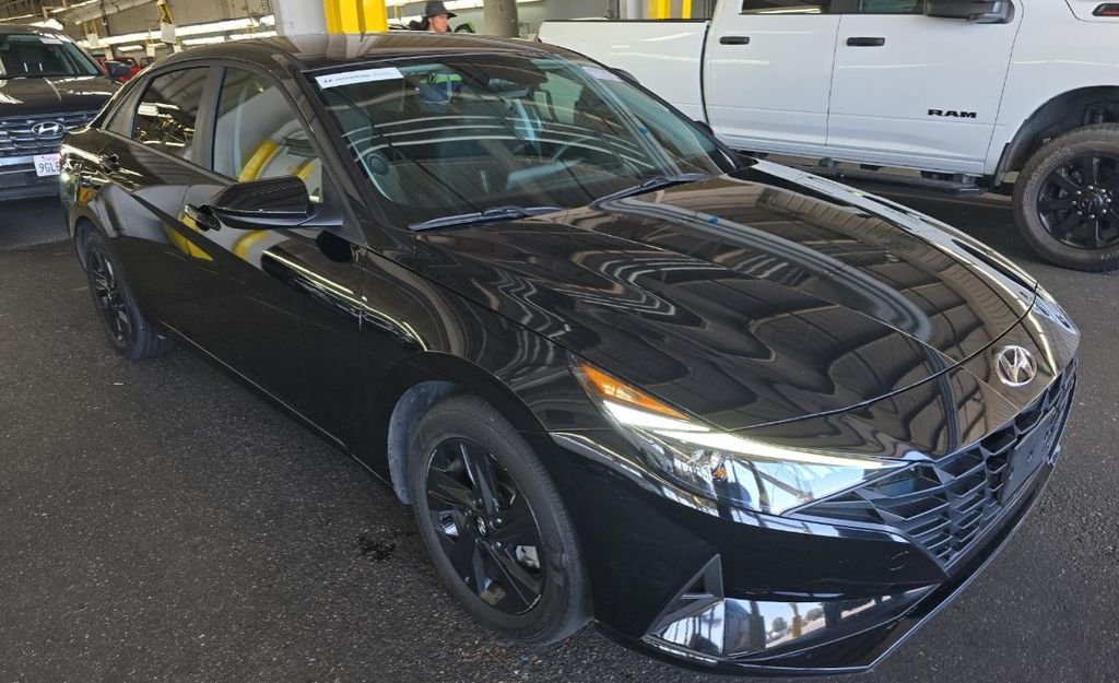 Used 2023 Black Hyundai Blue image 2