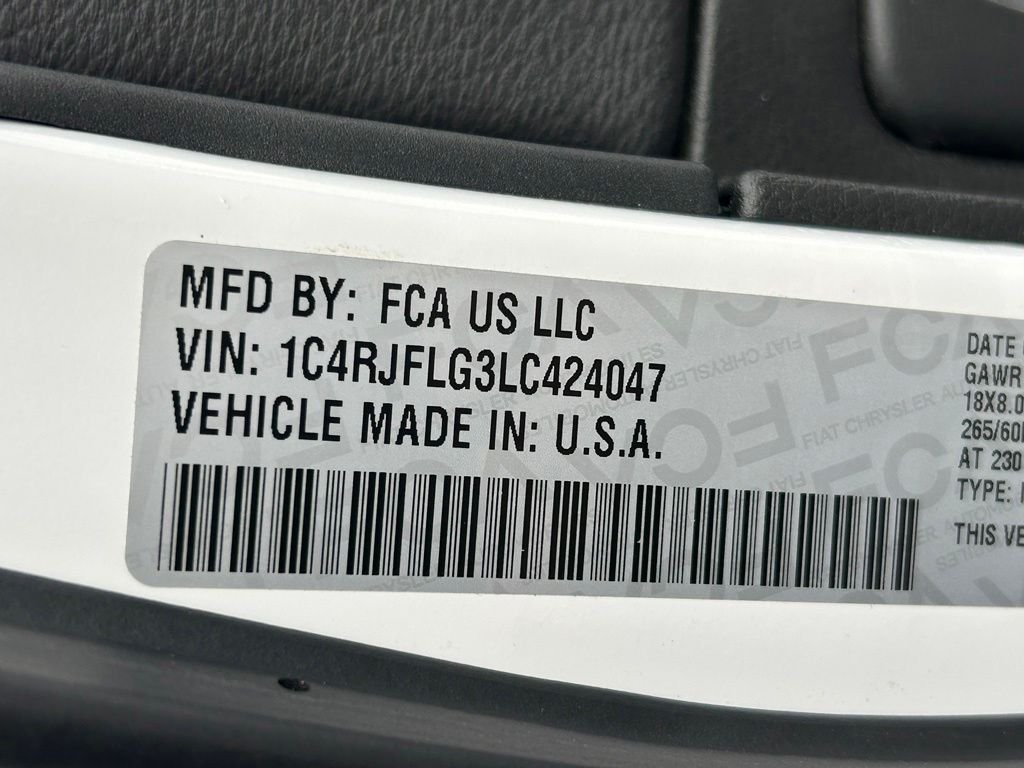 Used 2020 White Jeep Trailhawk image 58