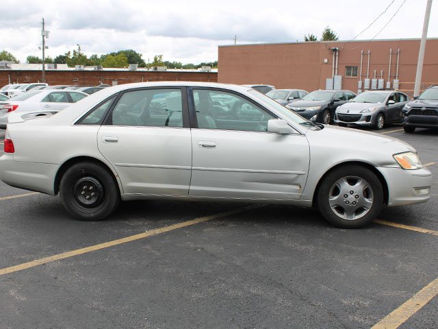 Used 2003 Lunar Mist Metallic Toyota XLS image 5