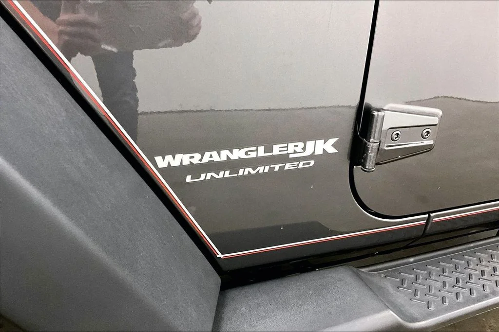 Used 2018 Gray Jeep Unlimited Rubicon image 24