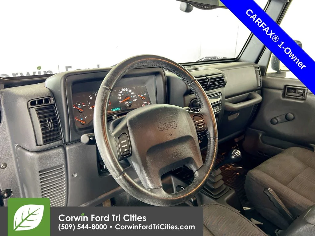 Used 2003  Jeep Rubicon image 3
