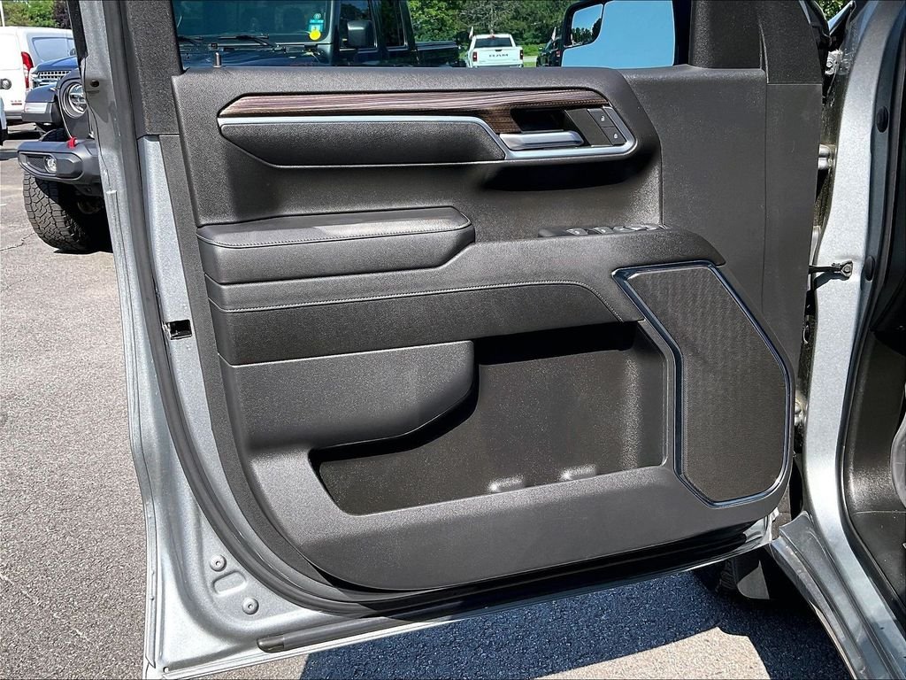 Used 2023 Gray Chevrolet RST image 9