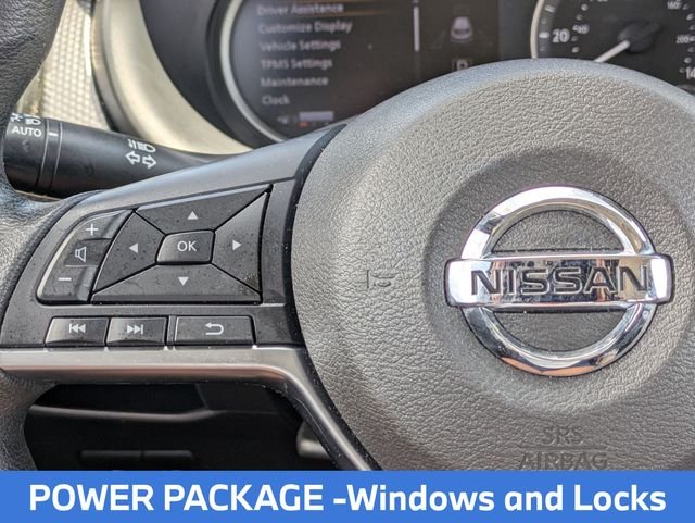 Used 2019 Cayenne Red Nissan SV image 14
