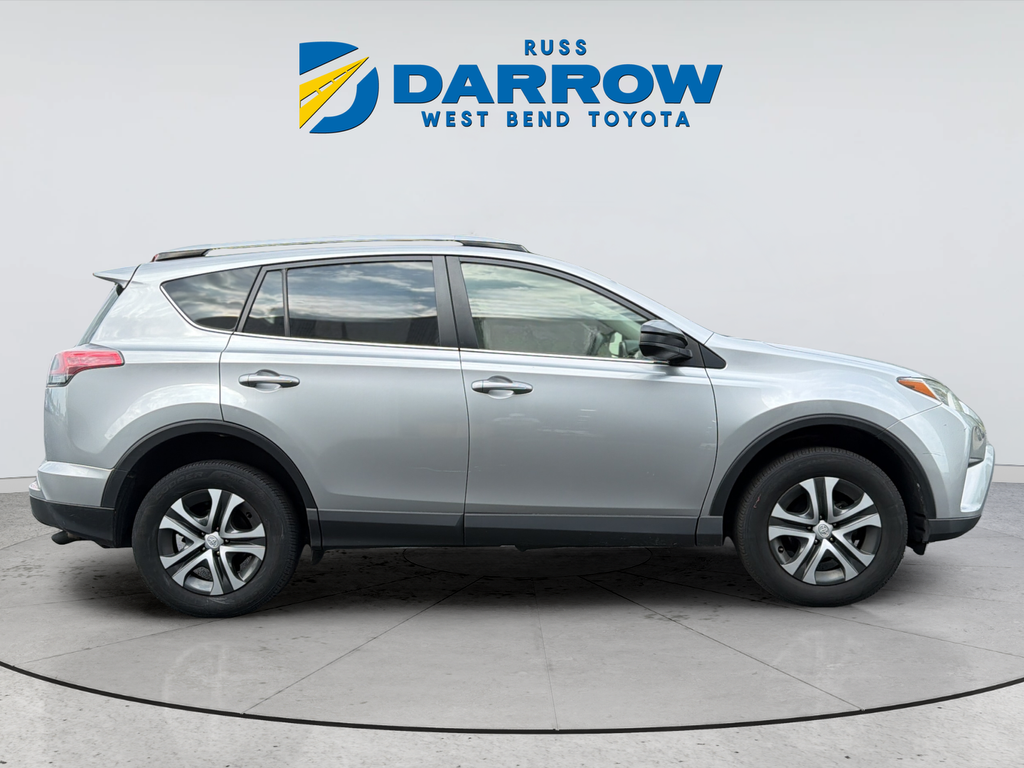 Used 2018 Silver Toyota LE image 6