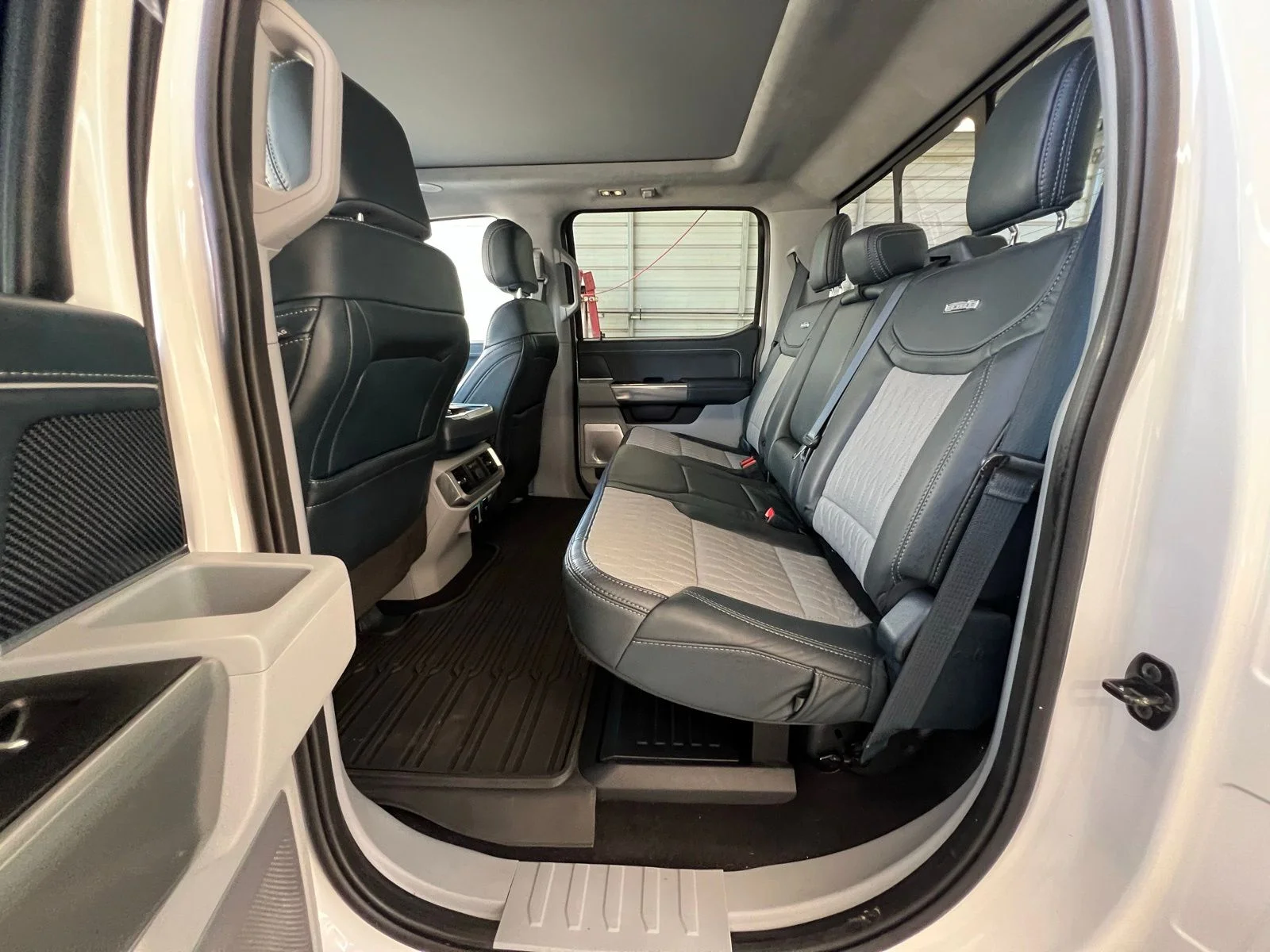 Used 2023 White Ford Limited image 22